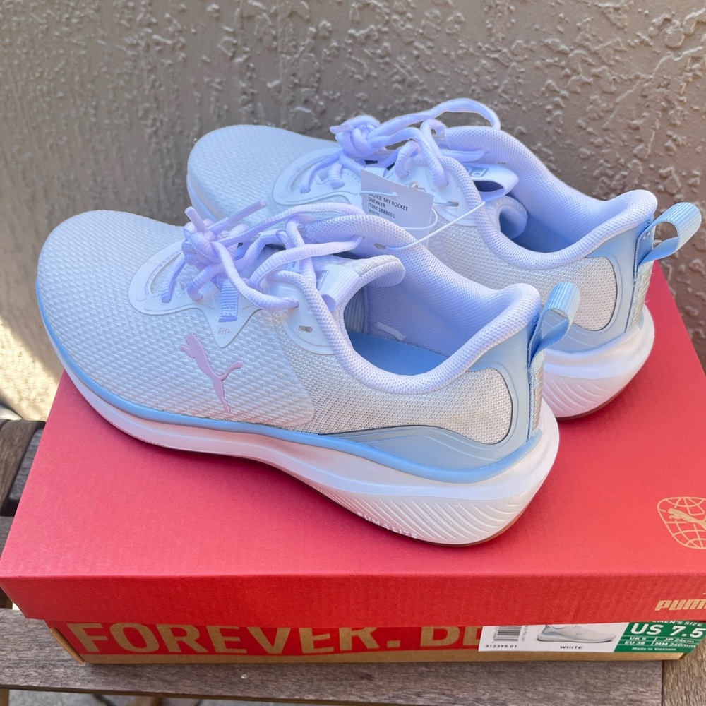 Puma Sneakers Women’s US 7.5